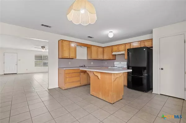 2905 Kim DR, Killeen, TX 76543