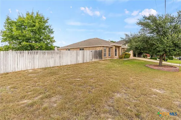 301 Crowfoot DR, Harker Heights, TX 76548