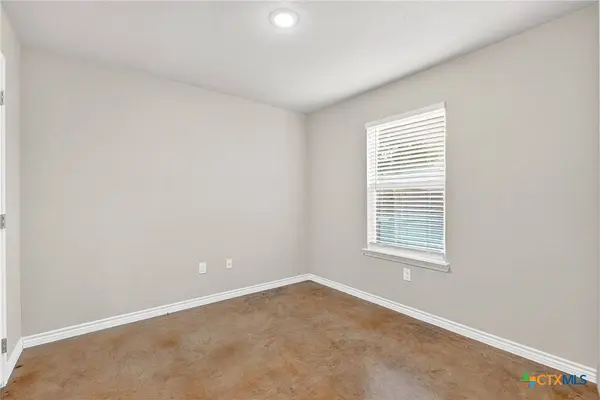 1015 N 10th ST, Killeen, TX 76541