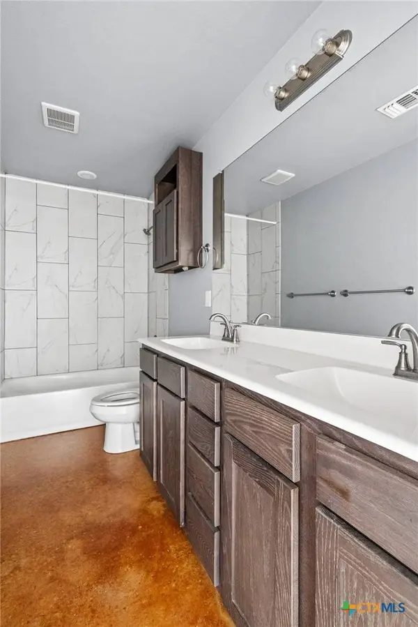1806 Castroville TRL, Copperas Cove, TX 76522
