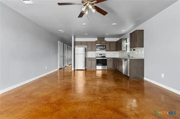 1806 Castroville TRL, Copperas Cove, TX 76522