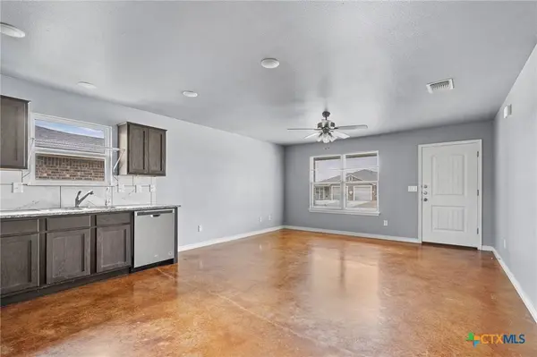 1806 Castroville TRL, Copperas Cove, TX 76522