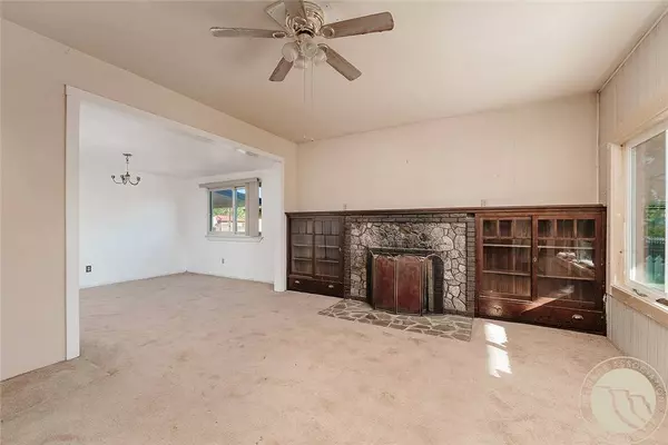 8 N Division ST, Reed Point, MT 59069