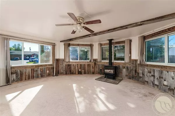 8 N Division ST, Reed Point, MT 59069