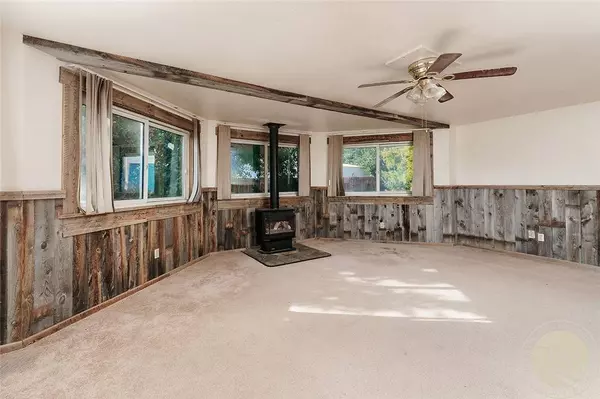 8 N Division ST, Reed Point, MT 59069