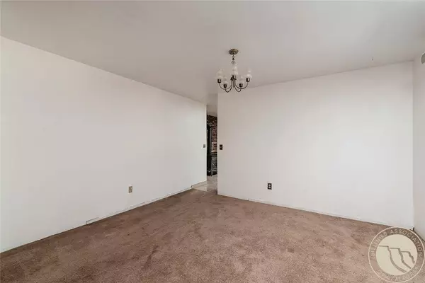 8 N Division ST, Reed Point, MT 59069