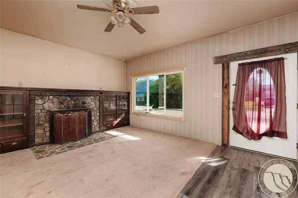 8 N Division ST, Reed Point, MT 59069