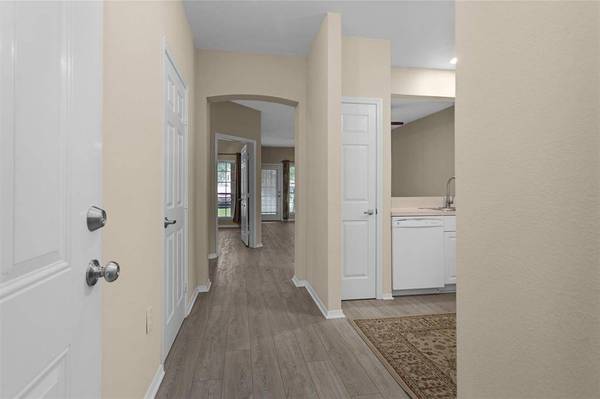 2815 Kings Crossing DR #102, Houston, TX 77345