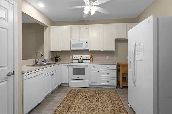 2815 Kings Crossing DR #102, Houston, TX 77345