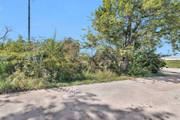 5025 Falls ST, Houston, TX 77026