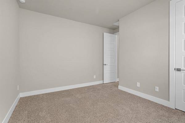 2002 Bluff Oak CT, Conroe, TX 77304