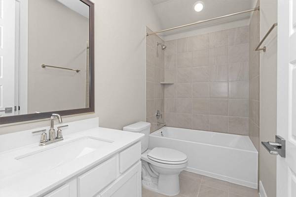 2002 Bluff Oak CT, Conroe, TX 77304