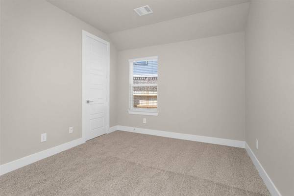 2002 Bluff Oak CT, Conroe, TX 77304