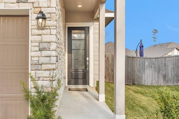 677 Royal Arch DR, Conroe, TX 77304