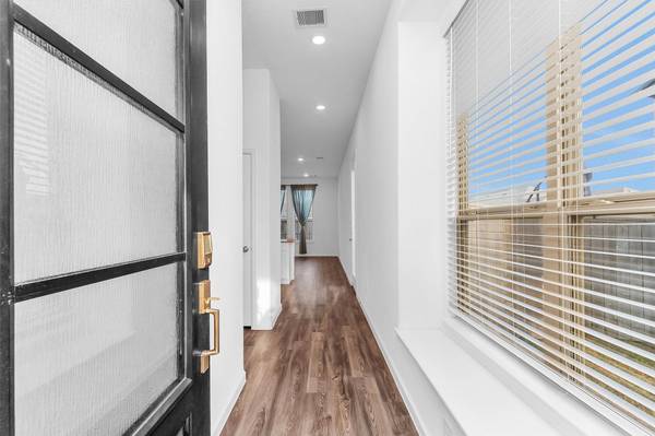 677 Royal Arch DR, Conroe, TX 77304