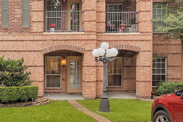 2815 Kings Crossing DR #102, Houston, TX 77345