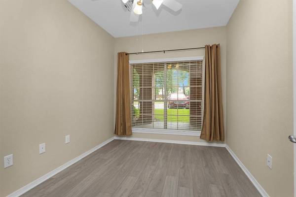 2815 Kings Crossing DR #102, Houston, TX 77345