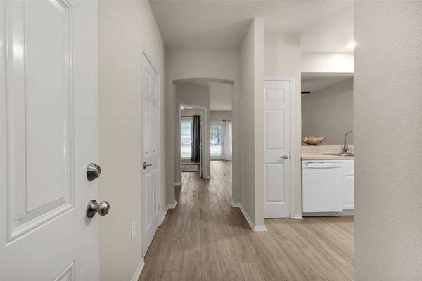 2815 Kings Crossing DR #102, Houston, TX 77345