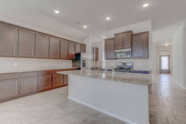 24311 S Newcastle Bay TRL, Spring, TX 77389