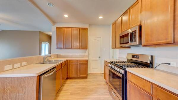 2831 Lockeridge Bend DR, Spring, TX 77386