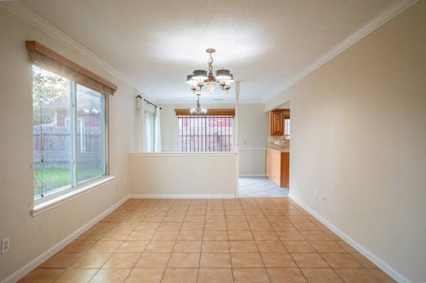 4219 Meadowchase LN, Houston, TX 77014