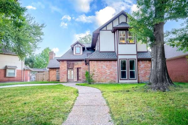 4219 Meadowchase LN, Houston, TX 77014