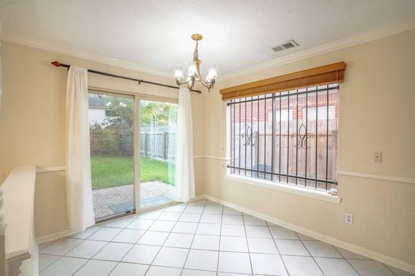 4219 Meadowchase LN, Houston, TX 77014
