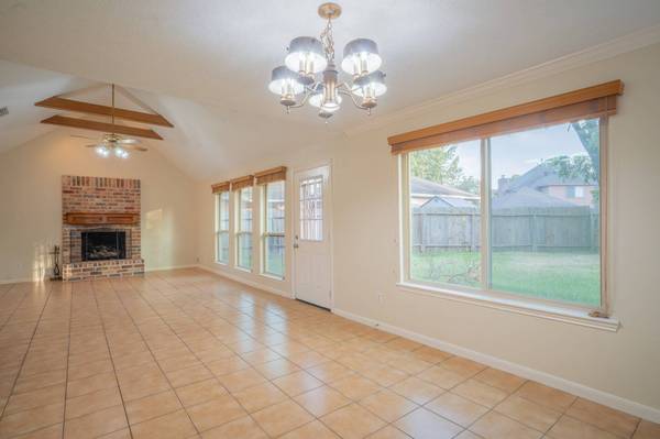 4219 Meadowchase LN, Houston, TX 77014