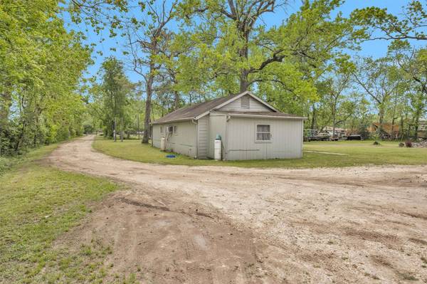 1725 Strawn RD, Houston, TX 77039