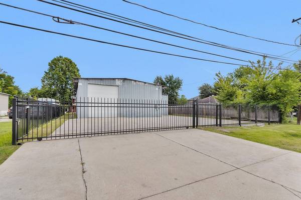207 Aldine Mail Route RD, Houston, TX 77037
