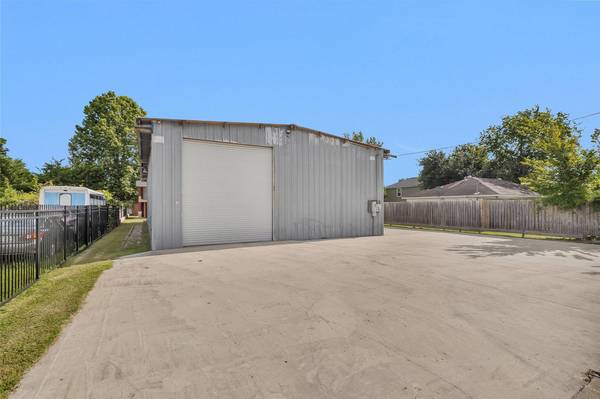 207 Aldine Mail Route RD, Houston, TX 77037