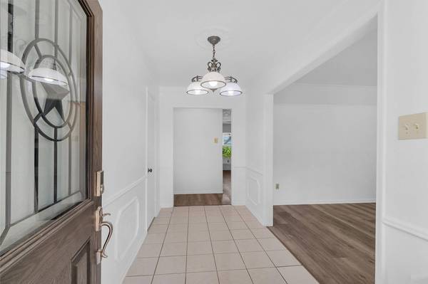 1122 Rhine LN, Houston, TX 77090