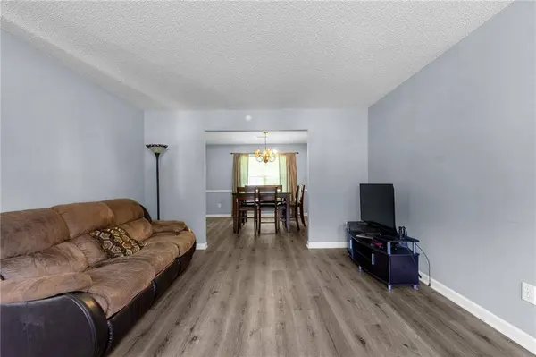 322 Silverleaf LN, Dallas, GA 30157