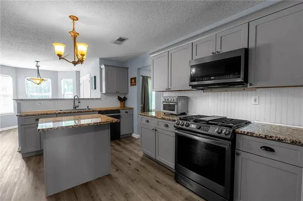 322 Silverleaf LN, Dallas, GA 30157
