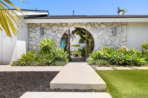 5996 BOUNTY STREET, San Diego, CA 92120