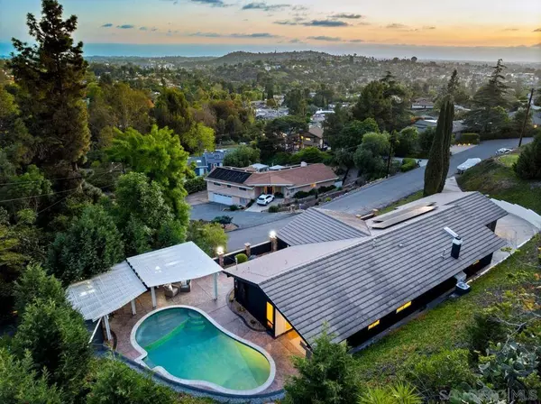 4911 Beaumont Dr, La Mesa, CA 91941