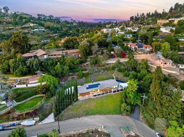 4911 Beaumont Dr, La Mesa, CA 91941