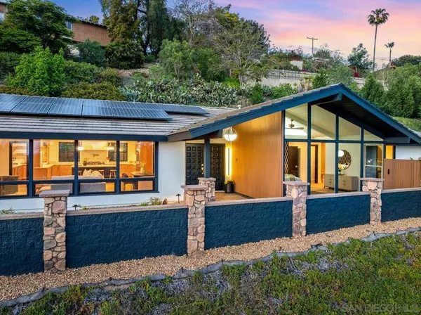 4911 Beaumont Dr, La Mesa, CA 91941