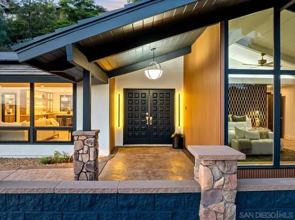 4911 Beaumont Dr, La Mesa, CA 91941