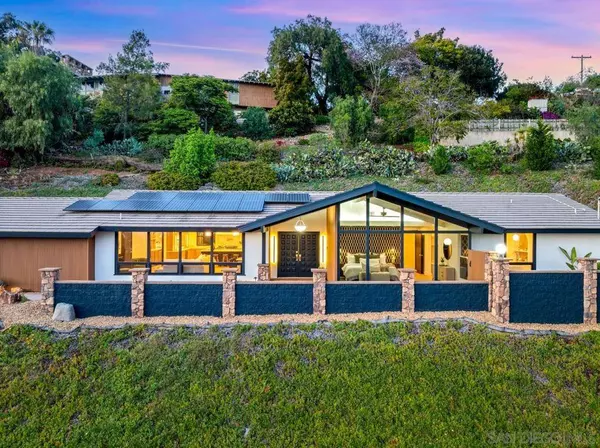 4911 Beaumont Dr, La Mesa, CA 91941