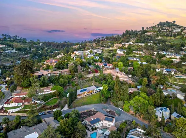 4911 Beaumont Dr, La Mesa, CA 91941