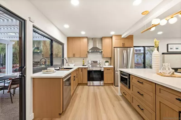 4703 Helix Glen Dr, La Mesa, CA 91941