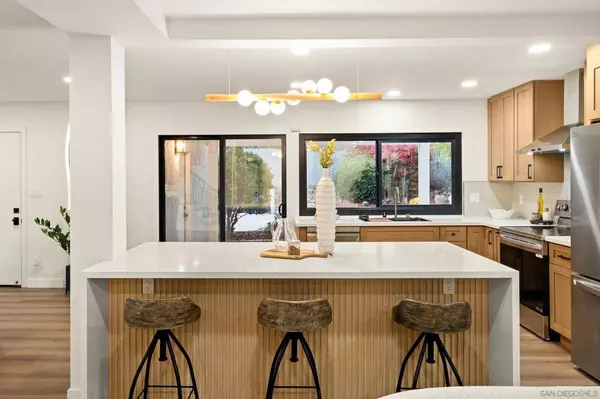 4703 Helix Glen Dr, La Mesa, CA 91941