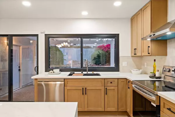 4703 Helix Glen Dr, La Mesa, CA 91941