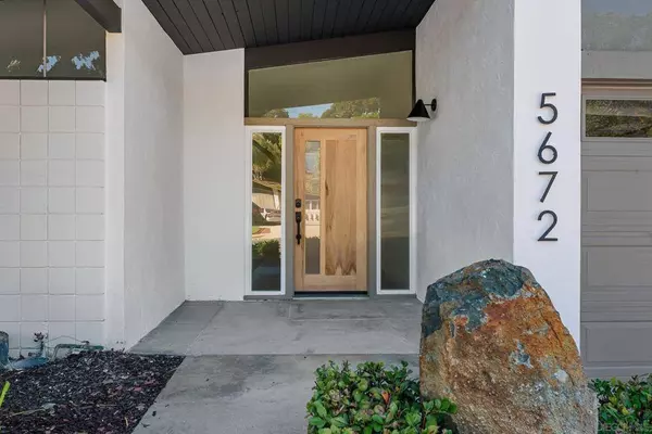 5672 Dartford Way, San Diego, CA 92120