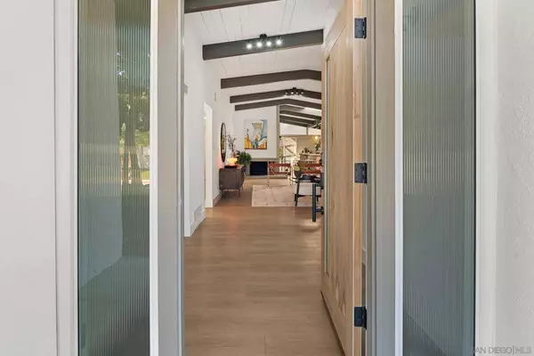 5672 Dartford Way, San Diego, CA 92120