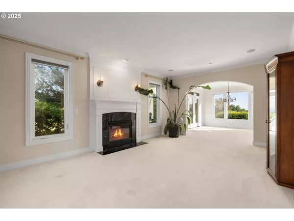 14405 NW VALLEY VIEW LN, Portland, OR 97231