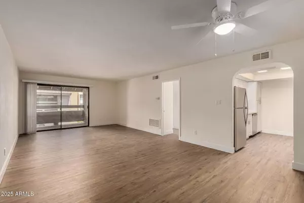 3825 E CAMELBACK Road #234, Phoenix, AZ 85018