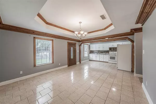 312 N Wood Street, Cleburne, TX 76033