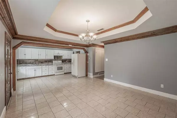 312 N Wood Street, Cleburne, TX 76033